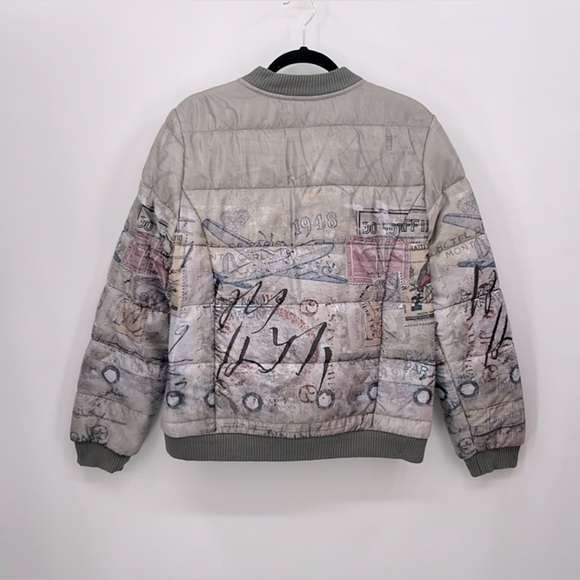 ((#149)DOLCEZZA Simply Art Do Not Affix Stamp Puffer Jacket - Picture 4 of 4